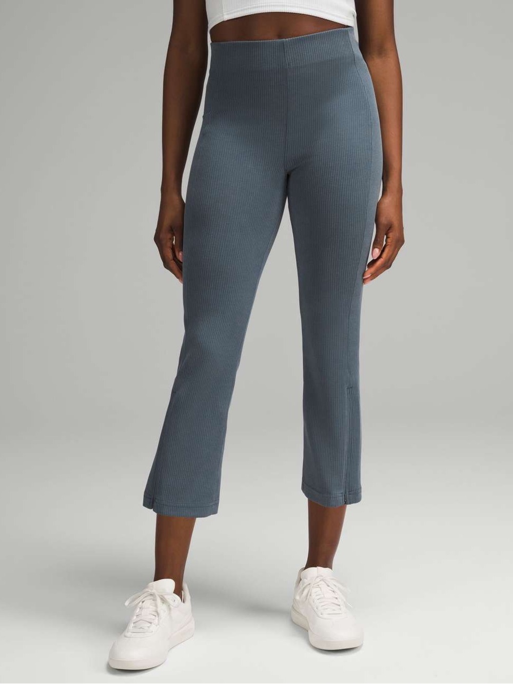 Lululemon Ribbed Softstreme Zip-Leg High-Rise Cropped size 2